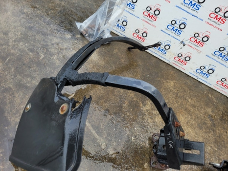 New Holland Case T6, T7, T6000, Maxxum Ser Front Mudguard Bracket Kit 47444870 - Vinge: bild 5 New Holland Case T6, T7, T6000, Maxxum Ser Front Mudguard Bracket Kit 47444870 - Vinge: bild 5