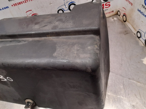 New Holland Case T6000, Tsa, Maxxum, Puma T7030 Battery Cover 87316828, 82032836 - Elektriskt system för Lantbruksmaskiner: bild 3 New Holland Case T6000, Tsa, Maxxum, Puma T7030 Battery Cover 87316828, 82032836 - Elektriskt system för Lantbruksmaskiner: bild 3