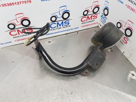 New Holland T5.120, T5, T4 Work Light Bracket Lhs 47454263 - Ljus/ Belysning för Traktor: bild 4 New Holland T5.120, T5, T4 Work Light Bracket Lhs 47454263 - Ljus/ Belysning för Traktor: bild 4