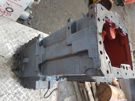 New Holland Tm, 60 Transmission Housing 5164693, 5181429, 5183646, 47125543 - Växellåda: bild 5 New Holland Tm, 60 Transmission Housing 5164693, 5181429, 5183646, 47125543 - Växellåda: bild 5