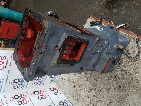 New Holland Tm, 60 Transmission Housing 5164693, 5181429, 5183646, 47125543 - Växellåda: bild 2 New Holland Tm, 60 Transmission Housing 5164693, 5181429, 5183646, 47125543 - Växellåda: bild 2