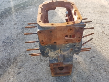 New Holland Tm130, Tm120, Tm140 Transmission Housing 47125398, 44985001 - Växellåda för Traktor: bild 3 New Holland Tm130, Tm120, Tm140 Transmission Housing 47125398, 44985001 - Växellåda för Traktor: bild 3