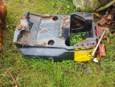 New Holland Tm140, Tm, Case Mxm 4wd Front Axle Support 82031504, 82037028 - Hub för Traktor: bild 3 New Holland Tm140, Tm, Case Mxm 4wd Front Axle Support 82031504, 82037028 - Hub för Traktor: bild 3