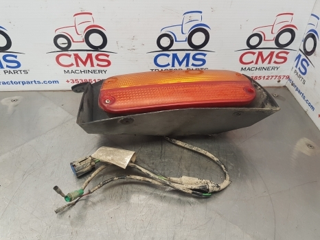 New Holland Ts115a Left Rear Light 82037619, 87747247 - Bakljus för Traktor: bild 2 New Holland Ts115a Left Rear Light 82037619, 87747247 - Bakljus för Traktor: bild 2