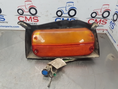 New Holland Ts115a Left Rear Light 82037619, 87747247 - Bakljus för Traktor: bild 1 New Holland Ts115a Left Rear Light 82037619, 87747247 - Bakljus för Traktor: bild 1