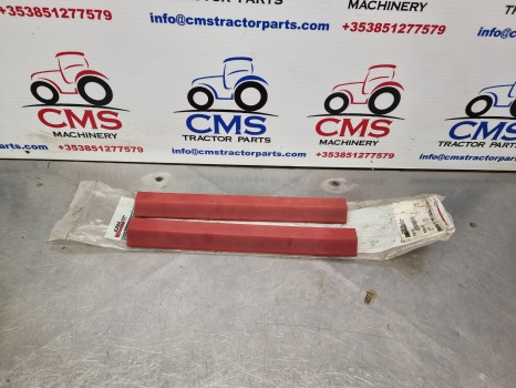 New Holland Lb, Lbb, Tl, Tlb Sliding Pad Pair 85808473 - Reservdelar för Grävlastare: bild 1 New Holland Lb, Lbb, Tl, Tlb Sliding Pad Pair 85808473 - Reservdelar för Grävlastare: bild 1