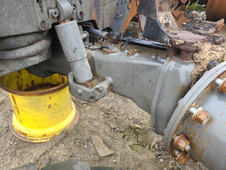 Valtra T174ea Front axle housing lhs 755.01.060.61 - Framaxel för Lantbruksmaskiner: bild 1 Valtra T174ea Front axle housing lhs 755.01.060.61 - Framaxel för Lantbruksmaskiner: bild 1