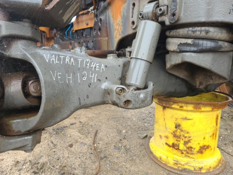 Valtra T174ea Front axle housing rhs 755.01.059.61 - Framaxel för Lantbruksmaskiner: bild 1 Valtra T174ea Front axle housing rhs 755.01.059.61 - Framaxel för Lantbruksmaskiner: bild 1