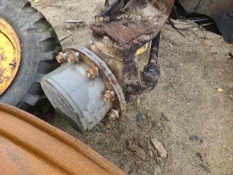 Valtra T174ea Front axle hub lhs complete - Framaxel för Lantbruksmaskiner: bild 1 Valtra T174ea Front axle hub lhs complete - Framaxel för Lantbruksmaskiner: bild 1