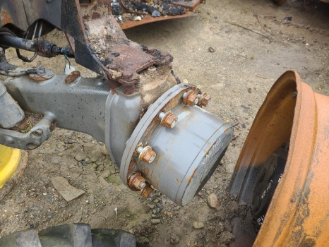 Valtra T174ea Front axle hub lhs complete - Framaxel för Lantbruksmaskiner: bild 3 Valtra T174ea Front axle hub lhs complete - Framaxel för Lantbruksmaskiner: bild 3