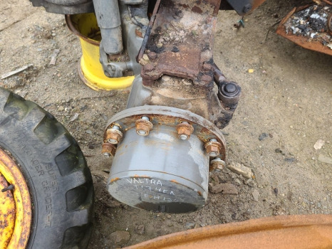 Valtra T174ea Front axle hub lhs complete - Framaxel för Lantbruksmaskiner: bild 2 Valtra T174ea Front axle hub lhs complete - Framaxel för Lantbruksmaskiner: bild 2