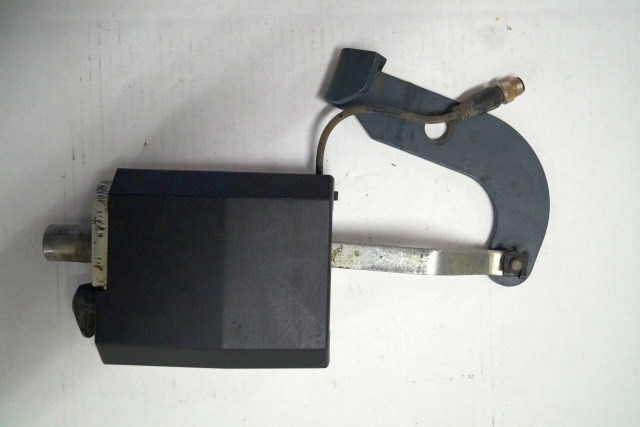 Jungheinrich 50462520 | Battery trolley lock for ETV from year 2006 including SW Battery trolley lock for ETV from year 2006 including SWITCH INDUCT. APPROXIMATION 50462522 - Ram/ Chassi för Materialhanteringsutrustning: bild 1 Jungheinrich 50462520 | Battery trolley lock for ETV from year 2006 including SW Battery trolley lock for ETV from year 2006 including SWITCH INDUCT. APPROXIMATION 50462522 - Ram/ Chassi för Materialhanteringsutrustning: bild 1