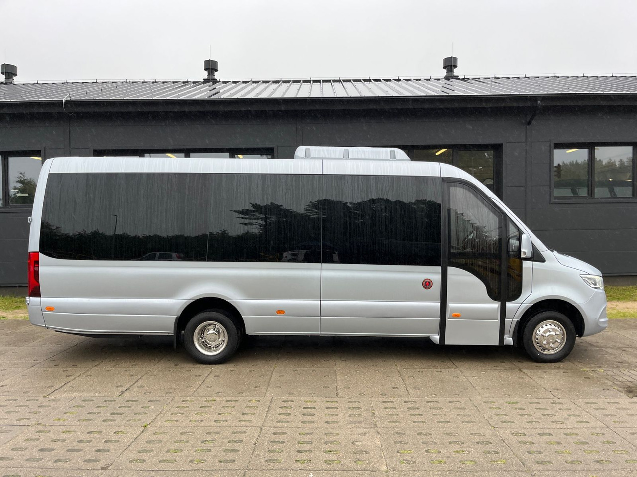Mercedes-Benz Sprinter 519 TRANSFER XL / 22+1+1 / ON STOCK!!! Mercedes-Benz Sprinter 519 TOURIST XL / 21 to 24 Seats /NEW! - Minibuss, Persontransport: bild 3 Mercedes-Benz Sprinter 519 TRANSFER XL / 22+1+1 / ON STOCK!!! Mercedes-Benz Sprinter 519 TOURIST XL / 21 to 24 Seats /NEW! - Minibuss, Persontransport: bild 3
