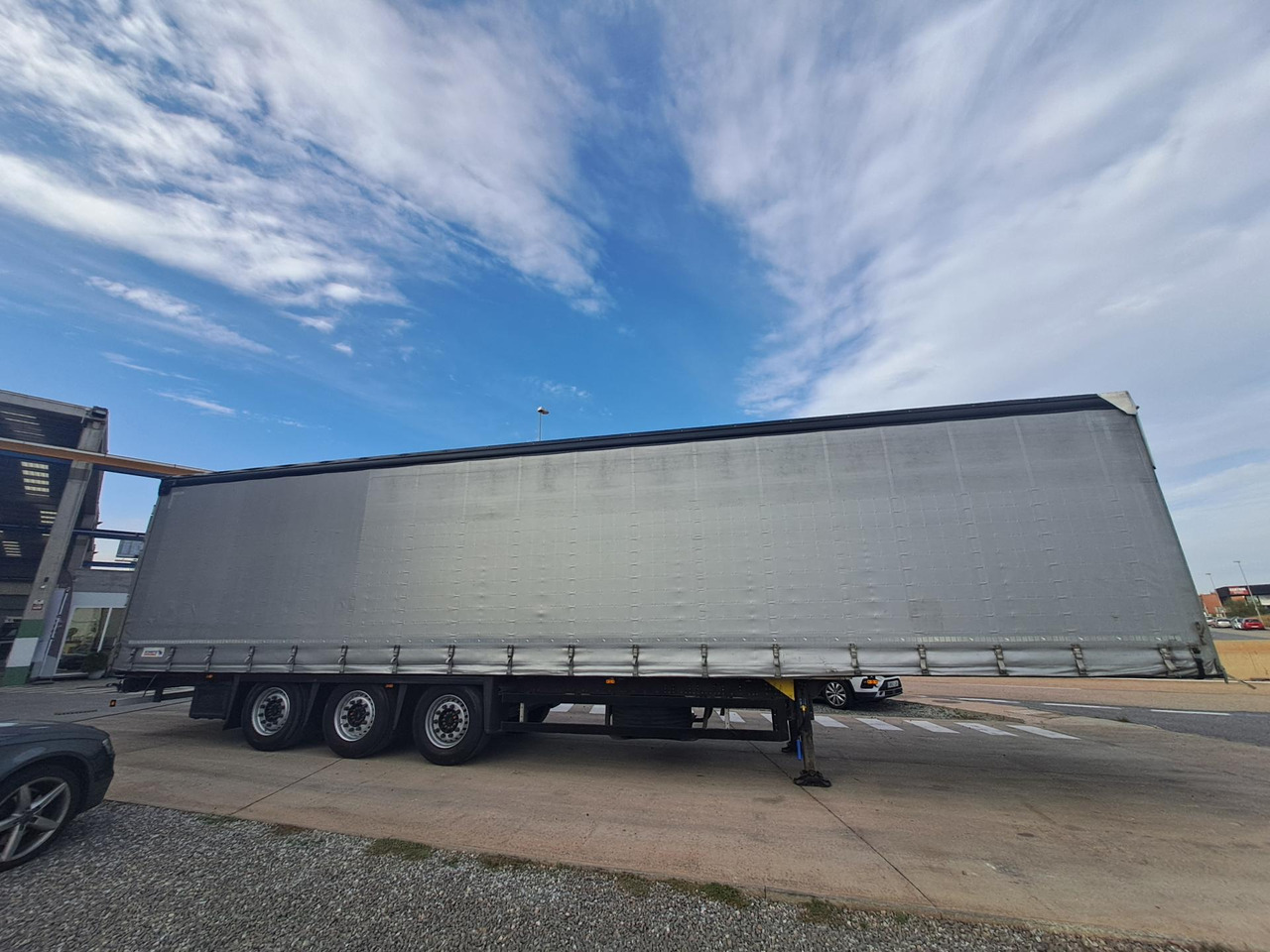 Schmitz Cargobull SCS24/L Varios - Kapelltrailer: bild 4 Schmitz Cargobull SCS24/L Varios - Kapelltrailer: bild 4