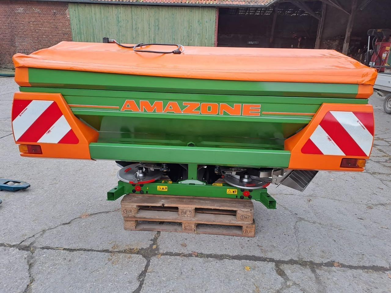 Amazone ZA-M 1001 Special SBS - Mineralgödselspridare: bild 1 Amazone ZA-M 1001 Special SBS - Mineralgödselspridare: bild 1