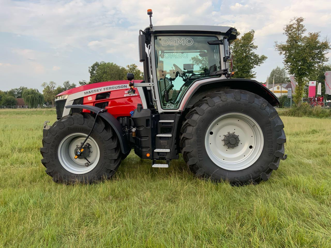 Massey Ferguson MF 8S.265 DYNA-VT - Traktor: bild 5 Massey Ferguson MF 8S.265 DYNA-VT - Traktor: bild 5