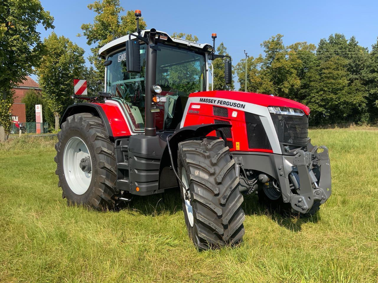Massey Ferguson MF 8S.265 DYNA-VT - Traktor: bild 2 Massey Ferguson MF 8S.265 DYNA-VT - Traktor: bild 2