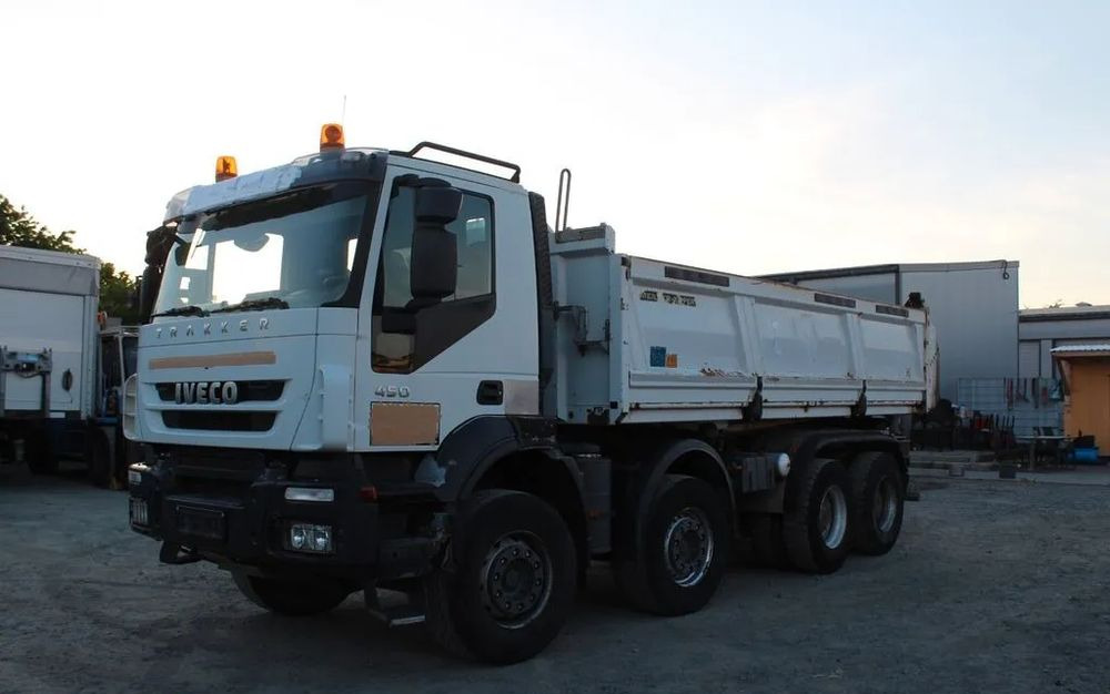 Iveco Trakker 450 |8x4 | Wywrotka trójstronna Meiller Bordmatik | Euro 5 | - Tippbil lastbil: bild 1 Iveco Trakker 450 |8x4 | Wywrotka trójstronna Meiller Bordmatik | Euro 5 | - Tippbil lastbil: bild 1