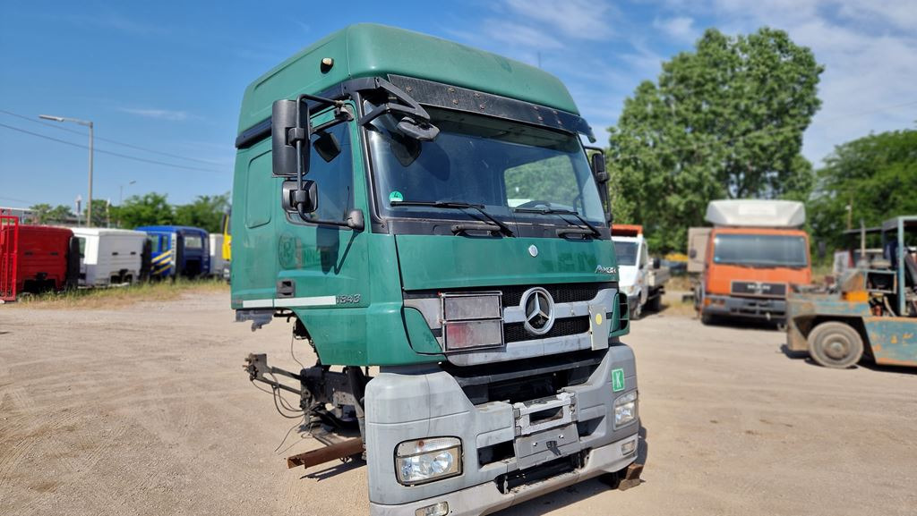 MERCEDES-BENZ AXOR 1843 - Hytt för Lastbil: bild 2 MERCEDES-BENZ AXOR 1843 - Hytt för Lastbil: bild 2