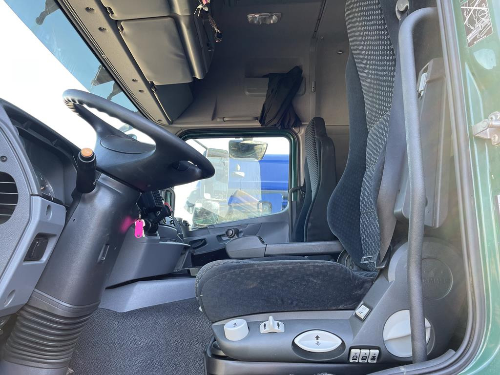 Hytt för Lastbil MERCEDES-BENZ AXOR 1843: bild 13