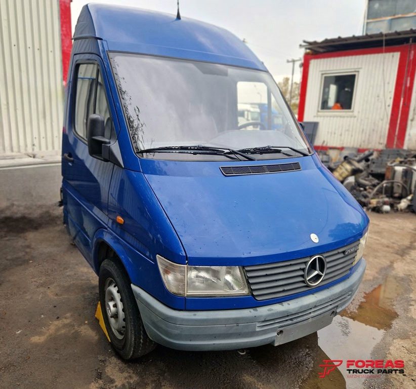 MERCEDES SPRINTER OM601 - Hytt för Transportbil: bild 3 MERCEDES SPRINTER OM601 - Hytt för Transportbil: bild 3