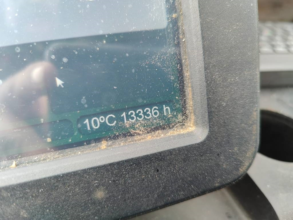 Skotare John Deere 1210 G: bild 17