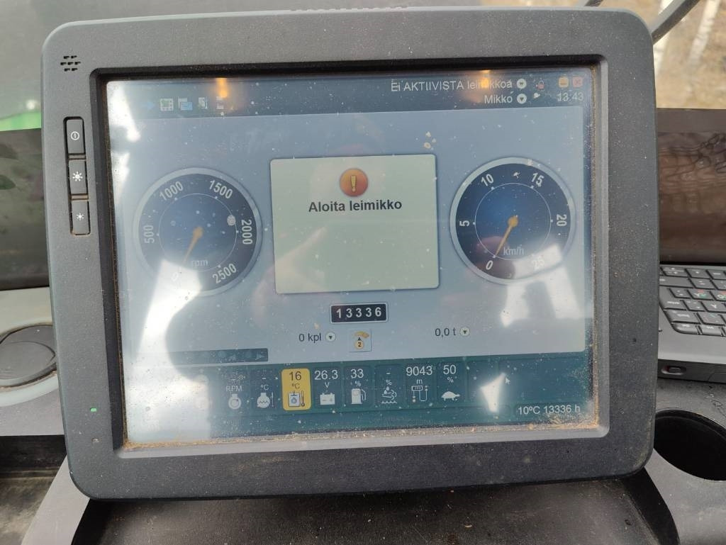 Skotare John Deere 1210 G: bild 16