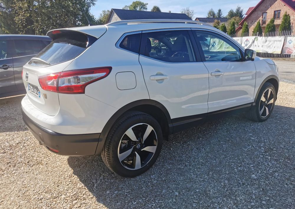 Nissan Qashqai 1.2 DIG-T N-Connecta EU6 - SUV: bild 4 Nissan Qashqai 1.2 DIG-T N-Connecta EU6 - SUV: bild 4