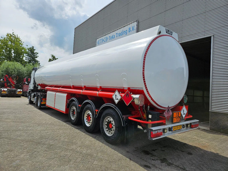 LAG O-3-43 Pt 48.500 L, 6 compartimenten pomp digitale tellers brandstof - Tanktrailer: bild 4 LAG O-3-43 Pt 48.500 L, 6 compartimenten pomp digitale tellers brandstof - Tanktrailer: bild 4