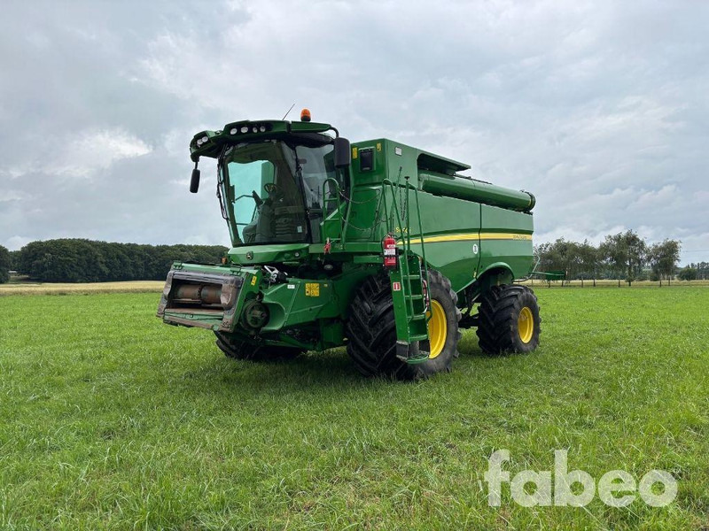 John Deere S690i - Skördetröska: bild 1 John Deere S690i - Skördetröska: bild 1