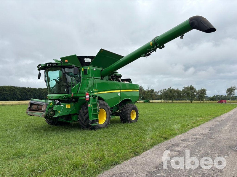 John Deere S690i - Skördetröska: bild 2 John Deere S690i - Skördetröska: bild 2