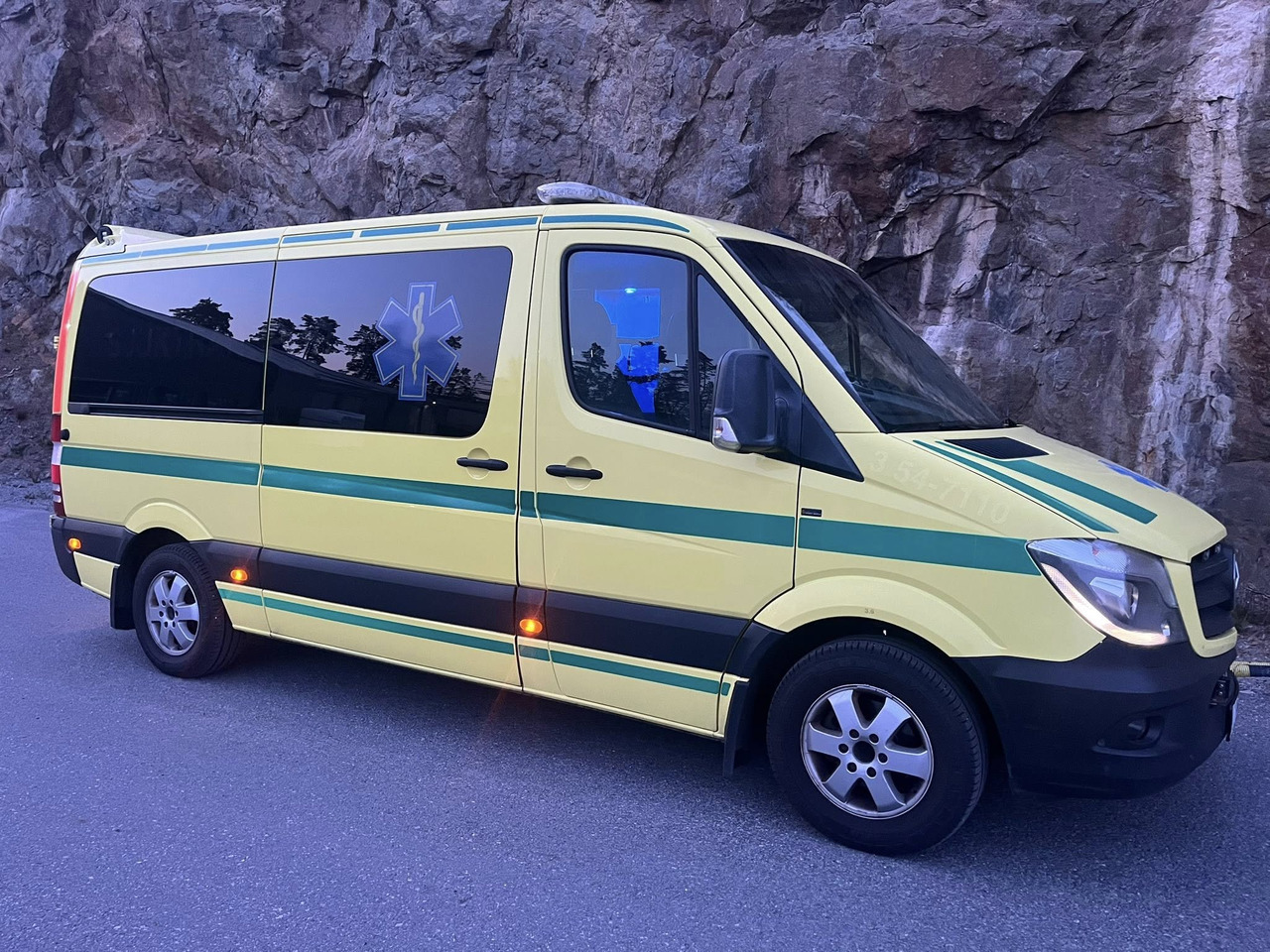 Mercedes-Benz Sprinter 316 - 2 stretcher AMBULANCE / Krankenwagen / Швидка допомога - Ambulans: bild 2 Mercedes-Benz Sprinter 316 - 2 stretcher AMBULANCE / Krankenwagen / Швидка допомога - Ambulans: bild 2