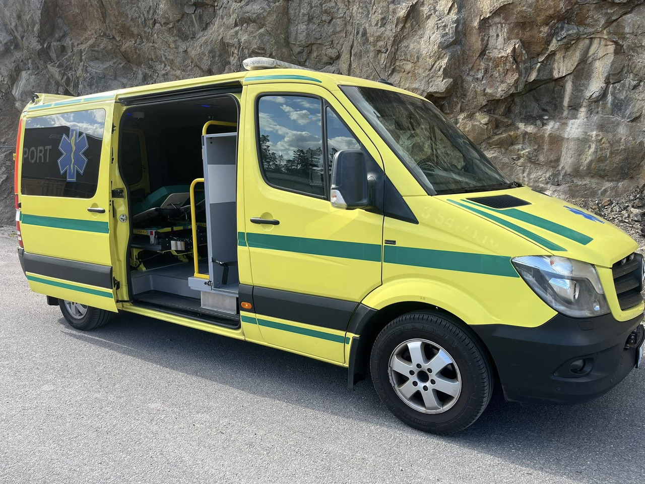 Mercedes-Benz Sprinter 316 - 2 stretcher AMBULANCE - RESERERAD !! - Ambulans: bild 1 Mercedes-Benz Sprinter 316 - 2 stretcher AMBULANCE - RESERERAD !! - Ambulans: bild 1