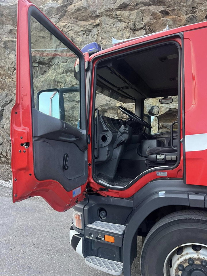 Scania P94GB 4x2 NA 310 - fire engine - RESERVERAD !! - Släck/ Räddningsvagn: bild 4 Scania P94GB 4x2 NA 310 - fire engine - RESERVERAD !! - Släck/ Räddningsvagn: bild 4