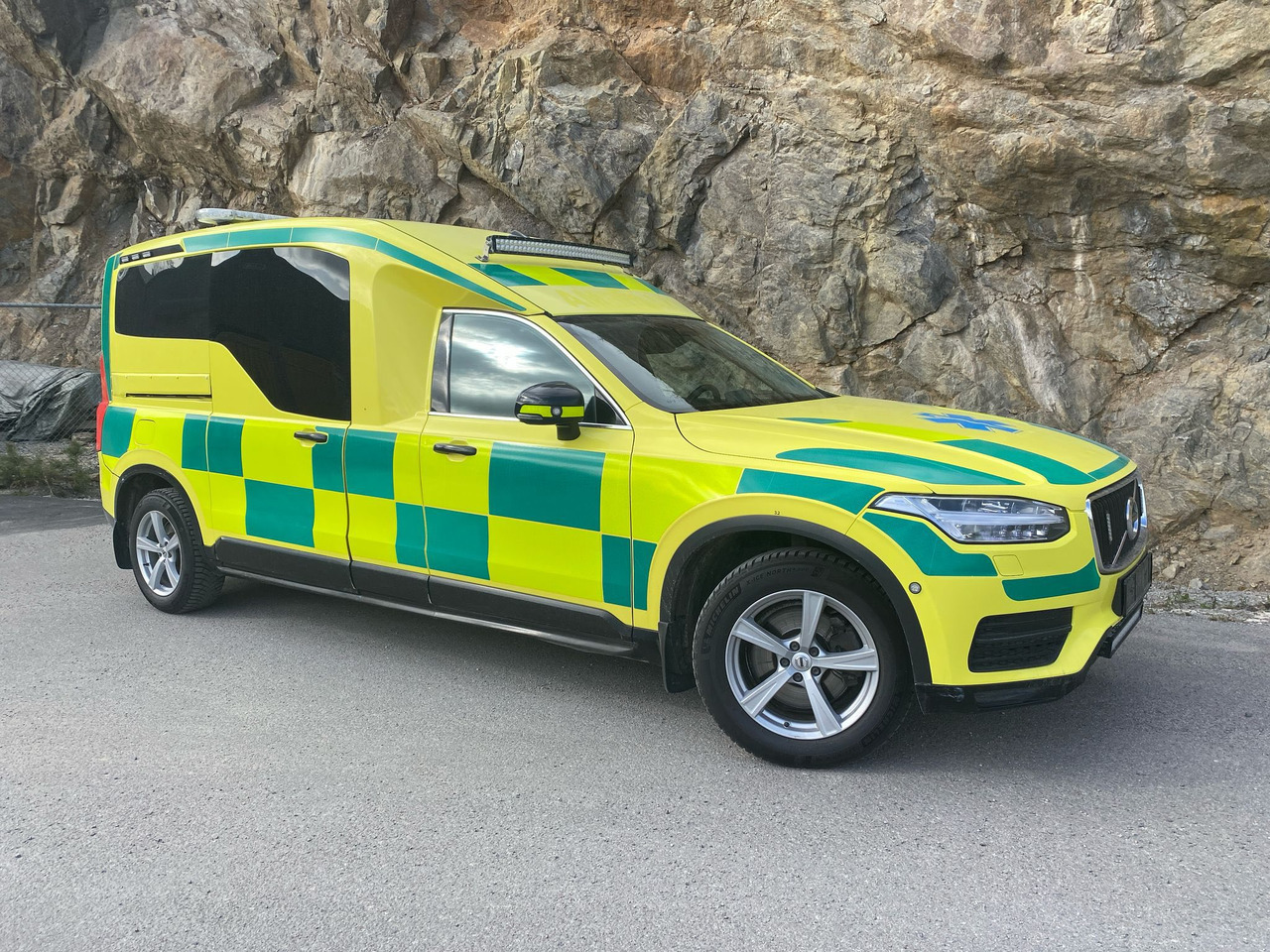 Volvo Nilsson XC90 D5 AWD - Ambulance - RESERVERAD !! - Ambulans: bild 1 Volvo Nilsson XC90 D5 AWD - Ambulance - RESERVERAD !! - Ambulans: bild 1