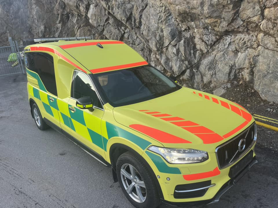 Ambulans Volvo XC90 D5 AWD (4x4) Nilsson AMBULANCE - SOLD/SÅLD !!: bild 1