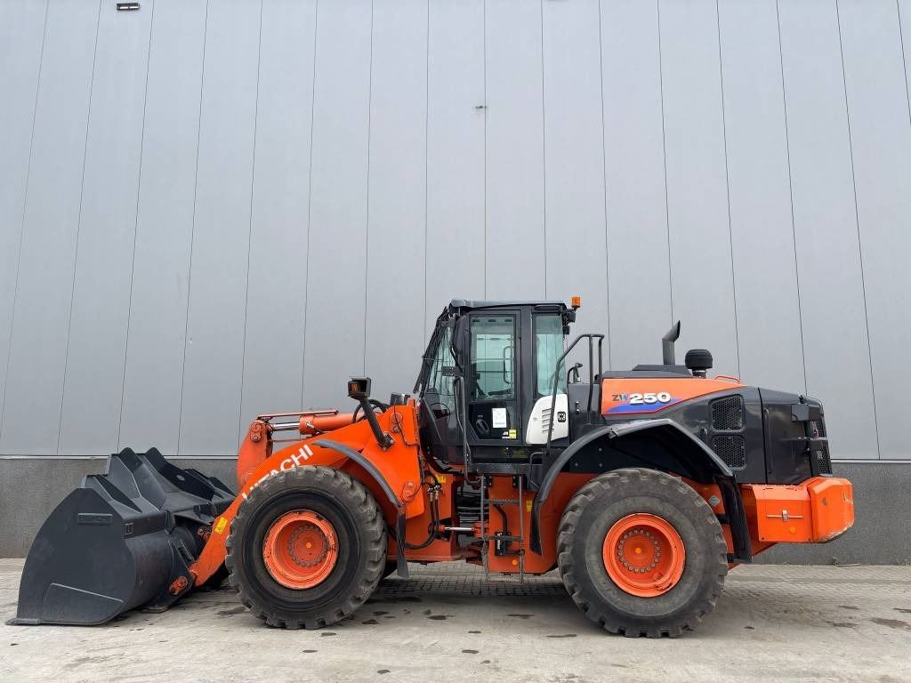 Hitachi ZW 250-6 - Hjullastare: bild 1 Hitachi ZW 250-6 - Hjullastare: bild 1