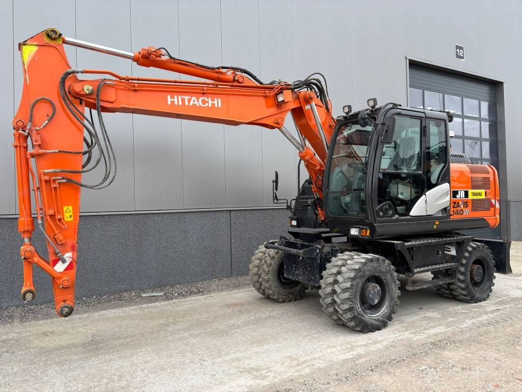 Hitachi ZX 140 W-5B - Grävmaskin på däck: bild 2 Hitachi ZX 140 W-5B - Grävmaskin på däck: bild 2
