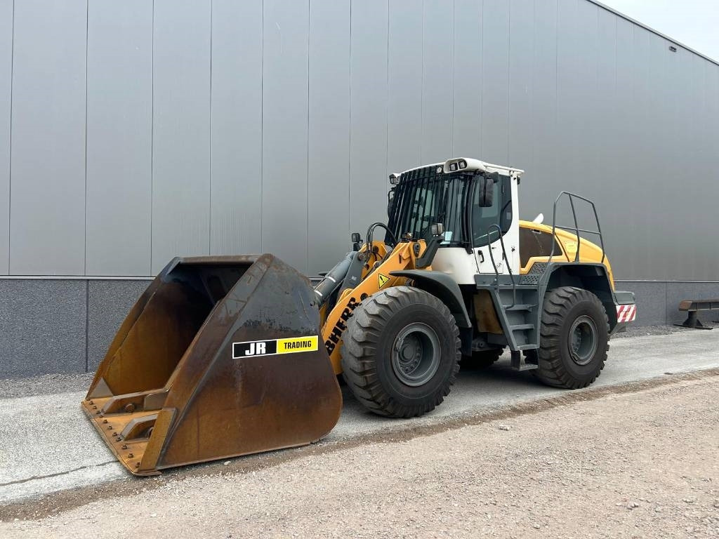 Liebherr L 550 (Comes with High-tip - Mit Hochkipper) - Hjullastare: bild 2 Liebherr L 550 (Comes with High-tip - Mit Hochkipper) - Hjullastare: bild 2