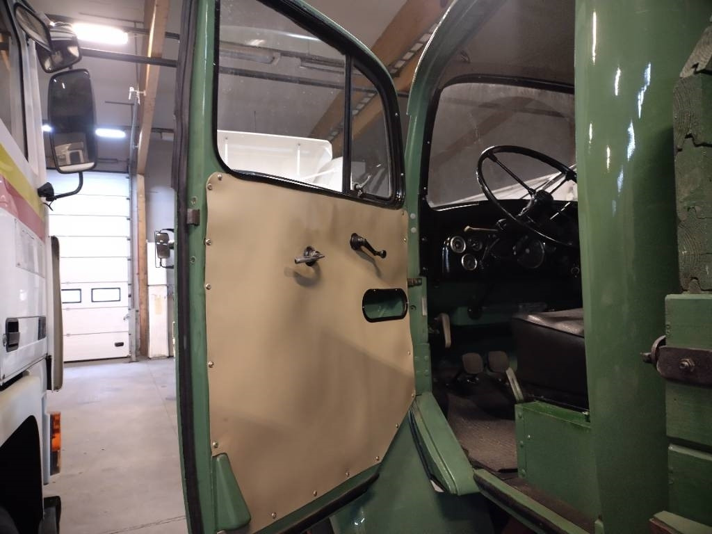 Mercedes-Benz 4x4 Kippilava,museo rekisterissä - Tippbil lastbil: bild 5 Mercedes-Benz 4x4 Kippilava,museo rekisterissä - Tippbil lastbil: bild 5