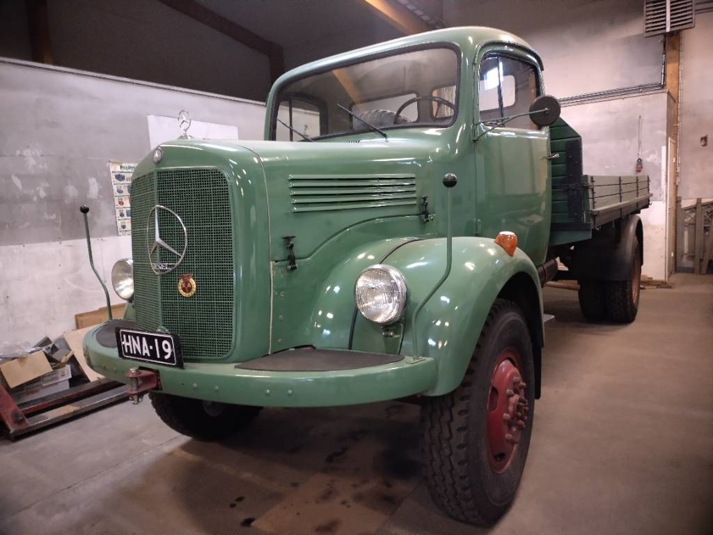 Mercedes-Benz 4x4 Kippilava,museo rekisterissä - Tippbil lastbil: bild 2 Mercedes-Benz 4x4 Kippilava,museo rekisterissä - Tippbil lastbil: bild 2