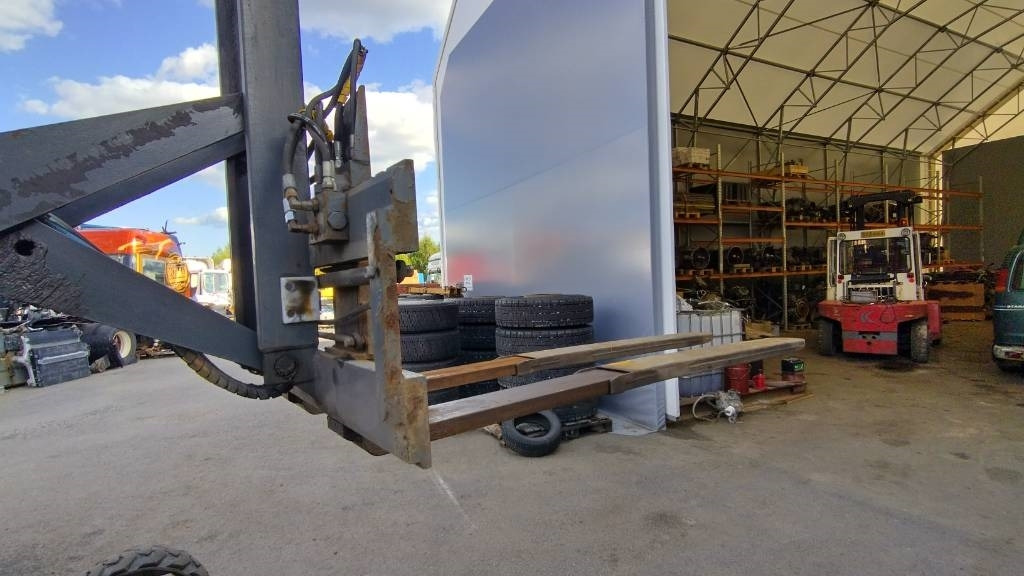 Moffett M4 25.4 ajoneuvotrukki  - Påhängstruck: bild 3 Moffett M4 25.4 ajoneuvotrukki  - Påhängstruck: bild 3