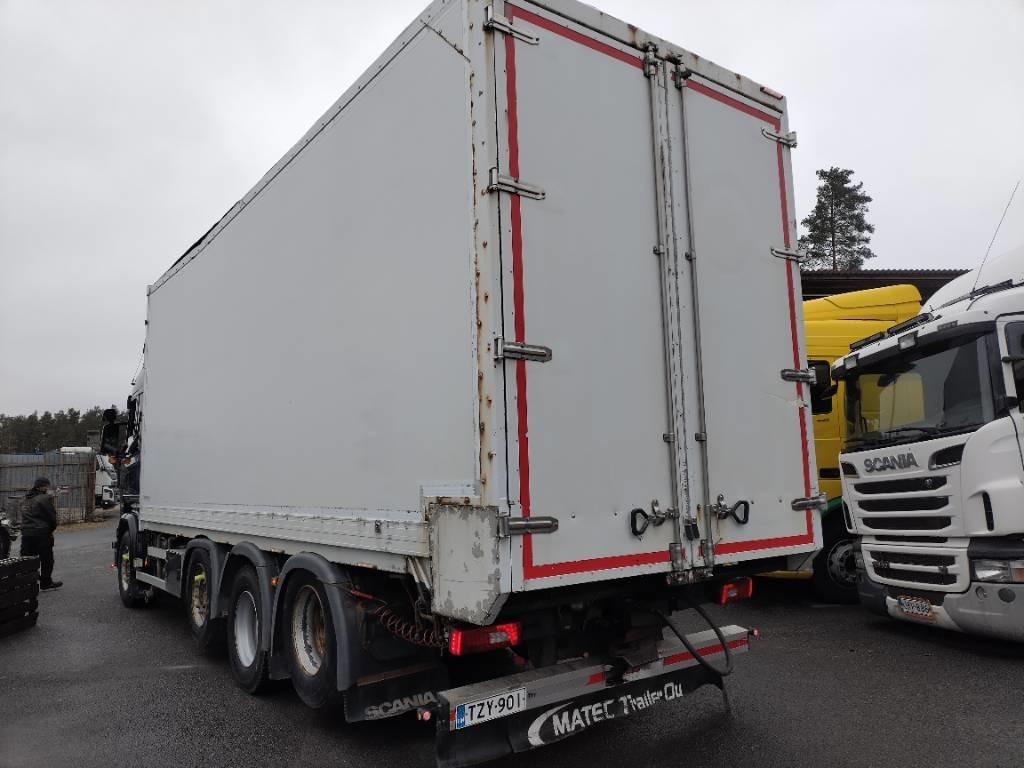 Scania R 580 8x2 ketjupurku kori 50mottia - Lastbil med skåp: bild 4 Scania R 580 8x2 ketjupurku kori 50mottia - Lastbil med skåp: bild 4