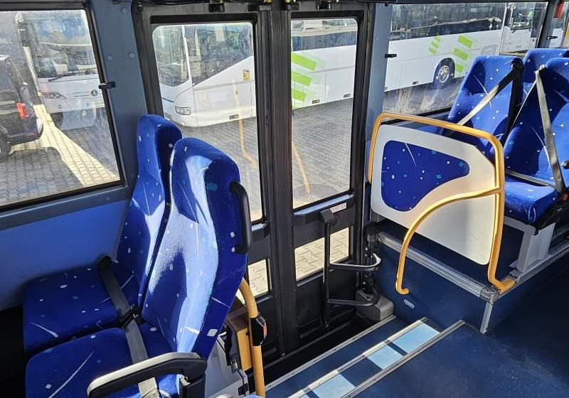 Förortsbuss Irisbus CROSSWAY/ SPROWADZONY/ KLIMATYZACJA/ MANUAL: bild 12