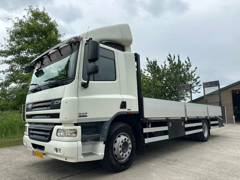 DAF CF 75.250 / NL TRUCK / EURO 5 / 4X2 / HYDRAULIC RAMPS / FULL AIR - Biltransportbil lastbil: bild 1 DAF CF 75.250 / NL TRUCK / EURO 5 / 4X2 / HYDRAULIC RAMPS / FULL AIR - Biltransportbil lastbil: bild 1