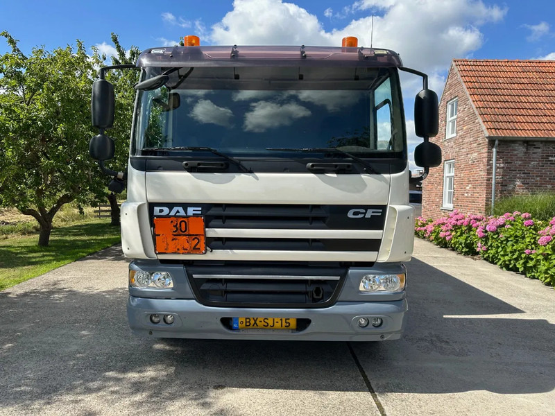DAF CF 75.310 FAN / NL TRUCK / 6x2 / FUEL TANK 4 COMP. / 22 m3 / EURO5 / TOP CONDITION!! - Tankbil: bild 2 DAF CF 75.310 FAN / NL TRUCK / 6x2 / FUEL TANK 4 COMP. / 22 m3 / EURO5 / TOP CONDITION!! - Tankbil: bild 2