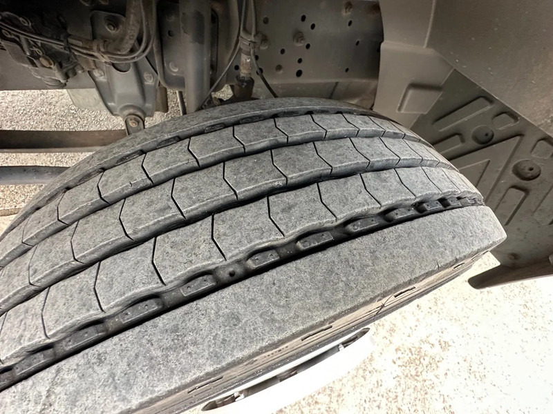 Mercedes-Benz Atego 815 / NL TRUCK / EURO 2 / BOX + LIFT / LOW KM / GOOD CONDITION / 7,5t - Lastbil med skåp: bild 5 Mercedes-Benz Atego 815 / NL TRUCK / EURO 2 / BOX + LIFT / LOW KM / GOOD CONDITION / 7,5t - Lastbil med skåp: bild 5