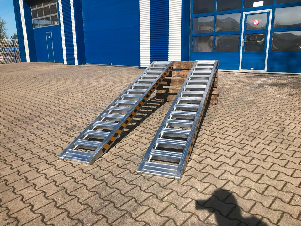 Alurampen Satz 3,50m 4000KG Minibagger Minilader Quad Auffahrrampe *INKL.19% MWST* - Lastramp: bild 2 Alurampen Satz 3,50m 4000KG Minibagger Minilader Quad Auffahrrampe *INKL.19% MWST* - Lastramp: bild 2