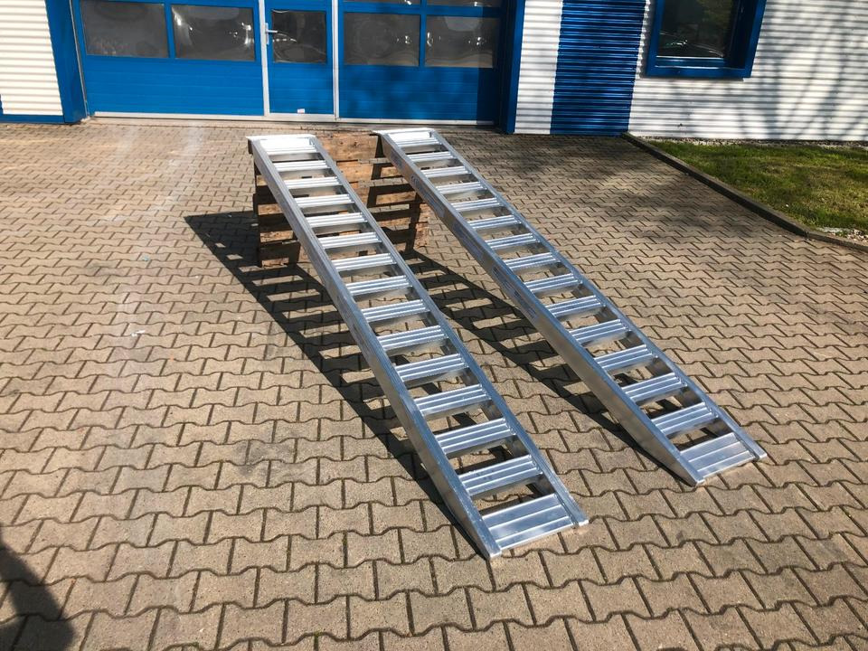 Alurampen Satz 3,50m 4000KG Minibagger Minilader Quad Auffahrrampe *INKL.19% MWST* - Lastramp: bild 5 Alurampen Satz 3,50m 4000KG Minibagger Minilader Quad Auffahrrampe *INKL.19% MWST* - Lastramp: bild 5