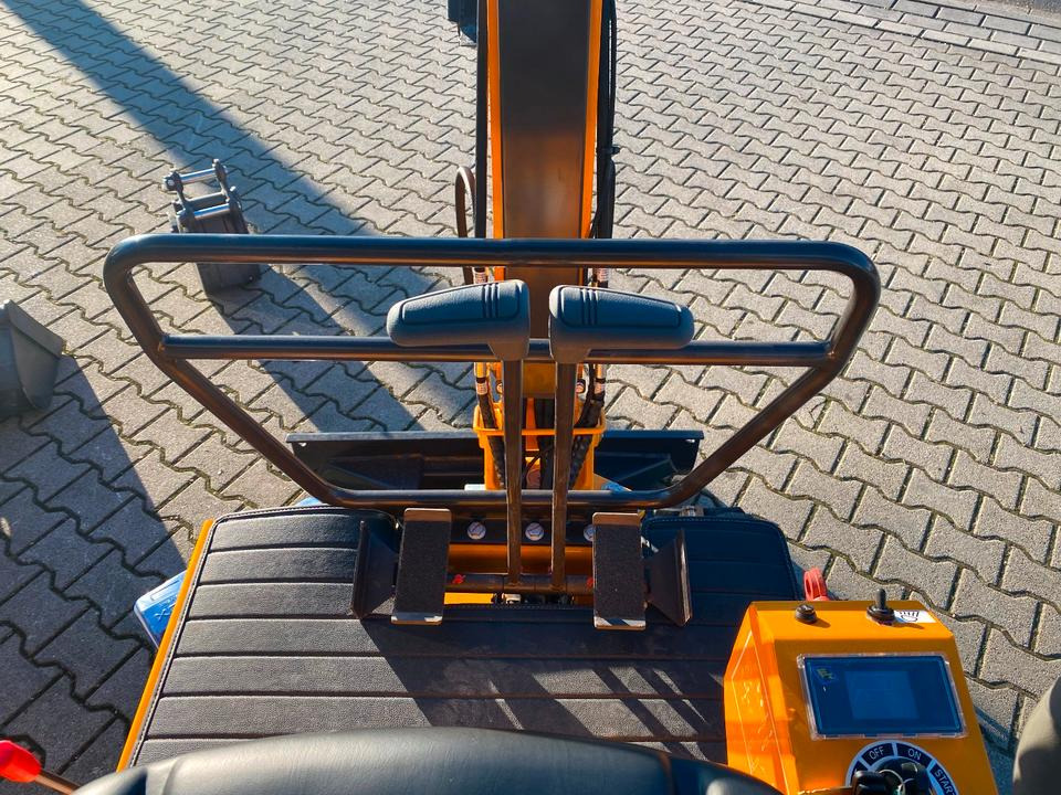 Minibagger BK1500JS *INKL.19% MWST*KUBOTA*BERGER KRAUS*JOYSTICK*SCHAUFELPAKET*SOFORT!* - Minigrävmaskin: bild 5 Minibagger BK1500JS *INKL.19% MWST*KUBOTA*BERGER KRAUS*JOYSTICK*SCHAUFELPAKET*SOFORT!* - Minigrävmaskin: bild 5